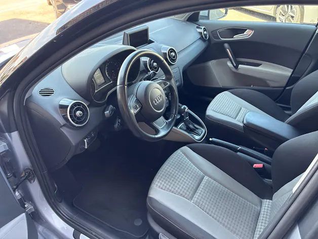Audi A1 Sportback 1.4 TFSI Ambition S-tronic