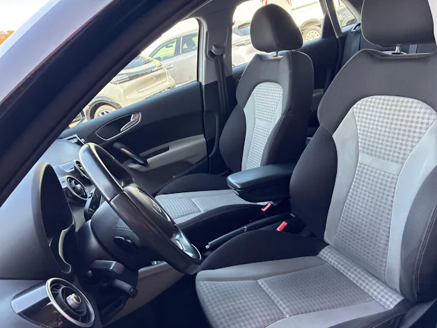 Audi A1 Sportback 1.4 TFSI Ambition S-tronic
