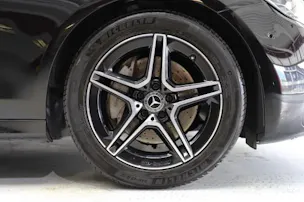 MERCEDES-BENZ E 220 d Swiss Star 4Matic