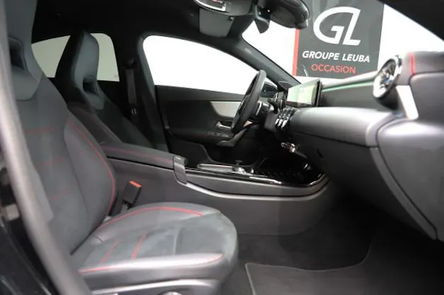MERCEDES-BENZ CLA 180 7G-DCT