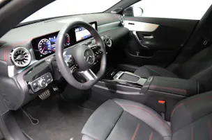 MERCEDES-BENZ CLA 180 7G-DCT