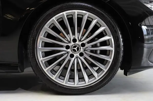 MERCEDES-BENZ CLA 180 7G-DCT