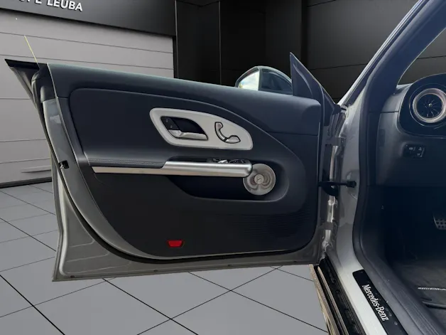 MERCEDES-BENZ CLA SB 220 4M 8G-DCT