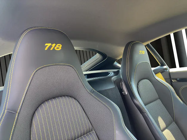 Porsche Cayman 718 T