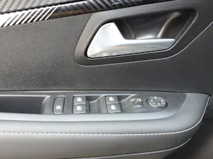 PEUGEOT 208 1.2 Hybrid Allure