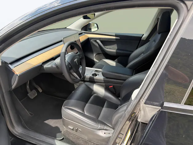 Tesla Model Y Long Range AWD