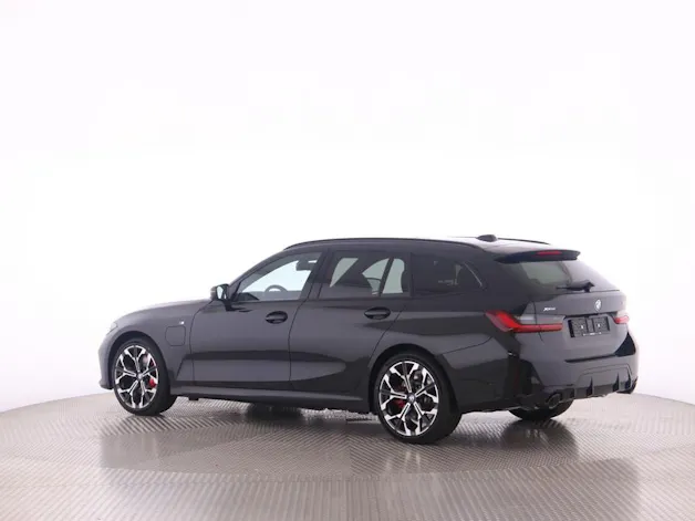 BMW 330e xDrive SAG Touring