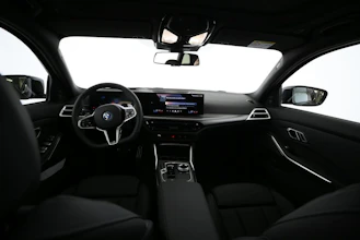 https://vehicle.imgix.net/4416240/7af58c71-fcf3-4636-80bb-cc7217bed12d.jpg