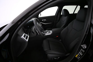 https://vehicle.imgix.net/4416240/ef3fc7ec-6371-4546-84e7-4ebf0e0b54da.jpg