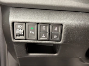 https://vehicle.imgix.net/4416251/34d75e3b-40dc-4861-ba99-4c98433cca5f.jpg