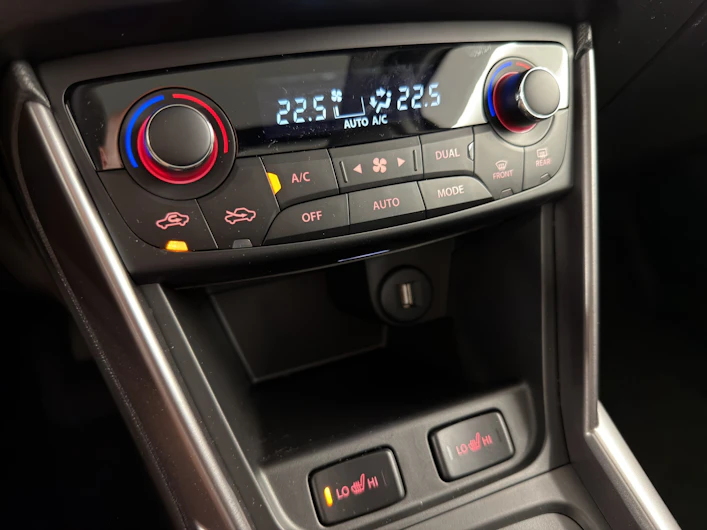 Fahrzeugbild SUZUKI S-CROSS