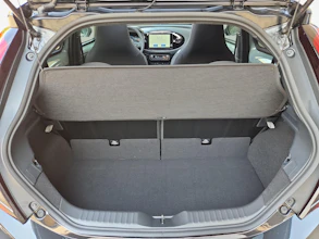 https://vehicle.imgix.net/4416255/fb6ecd43-5a8a-47ac-b069-3f7bdea7df30.jpg