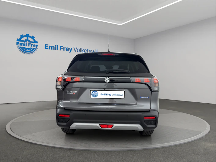 Fahrzeugbild SUZUKI S-CROSS