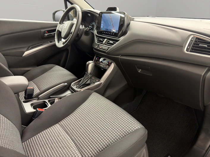 Fahrzeugbild SUZUKI S-CROSS