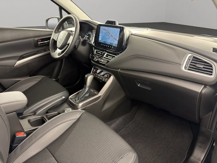 Fahrzeugbild SUZUKI S-CROSS
