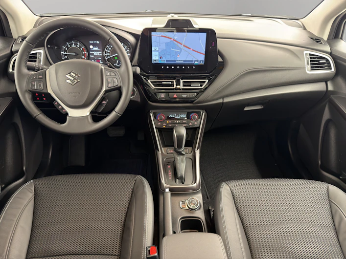 Fahrzeugbild SUZUKI S-CROSS