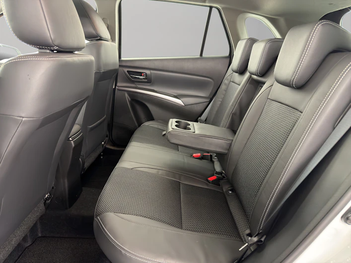Fahrzeugbild SUZUKI S-CROSS