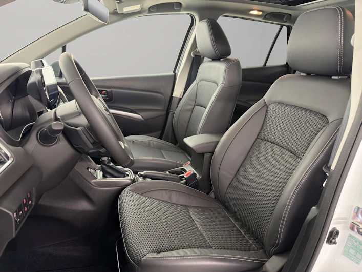 Fahrzeugbild SUZUKI S-CROSS