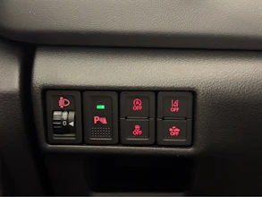 https://vehicle.imgix.net/4416273/ffd28c27-d051-4eac-93e1-8c738cc2a742.jpg