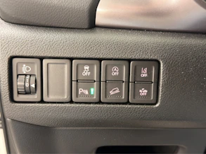 https://vehicle.imgix.net/4416277/13b327e1-7414-43ad-8070-5d2137eb820e.jpg