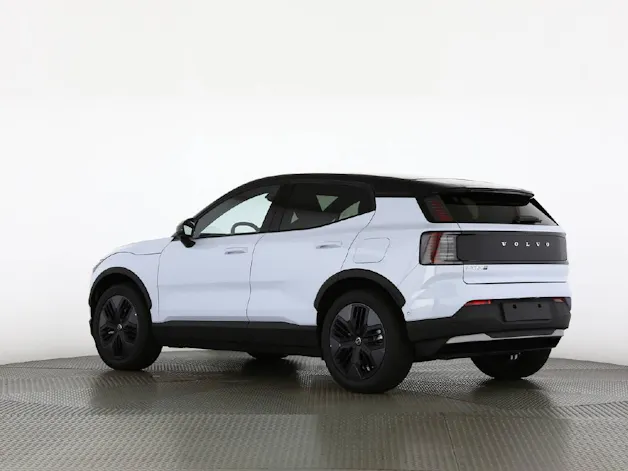 VOLVO EX30 Cross Country P8 Ultra AWD