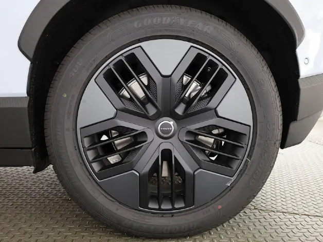 VOLVO EX30 Cross Country P8 Ultra AWD