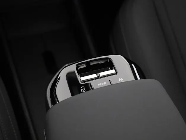 VOLVO EX30 Cross Country P8 Ultra AWD