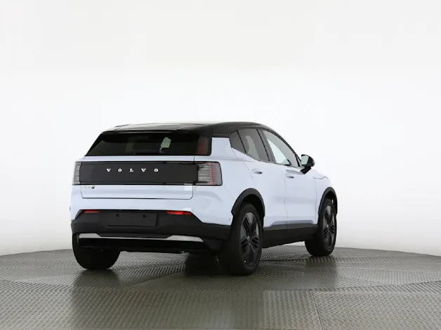 VOLVO EX30 Cross Country P8 Ultra AWD