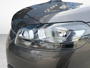 https://vehicle.imgix.net/4416319/6adbc110-4a00-4cb8-b936-c69af58e891b.jpg