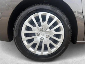 https://vehicle.imgix.net/4416319/b0bb8c01-a867-4fe6-8e60-aea1a37196d0.jpg