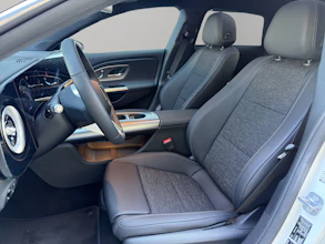 https://vehicle.imgix.net/4416329/e7834040-77d4-40db-98fb-bfa42364852c.jpg