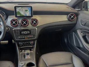 MERCEDES-BENZ GLA-Klasse X156 GLA 45 AMG 4matic 4x4 360PS