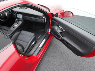 PORSCHE 911 Carrera 4 GTS