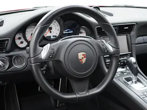 PORSCHE 911 Carrera 4 GTS