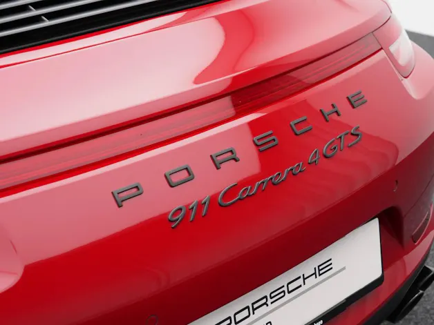Porsche 911 Carrera 4 GTS