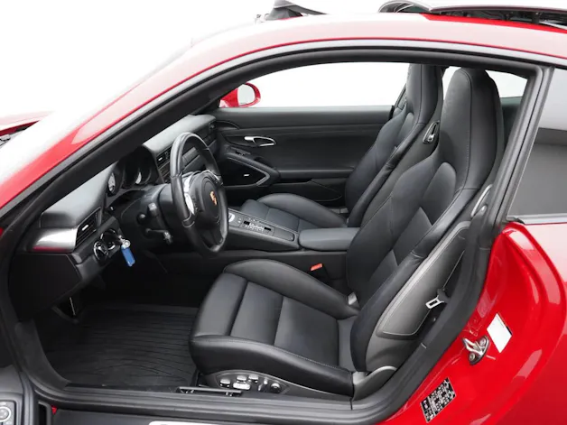 Porsche 911 Carrera 4 GTS
