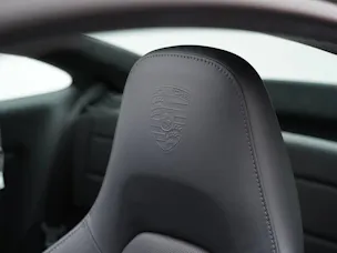 PORSCHE 911 Carrera 4 GTS
