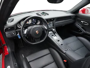PORSCHE 911 Carrera 4 GTS