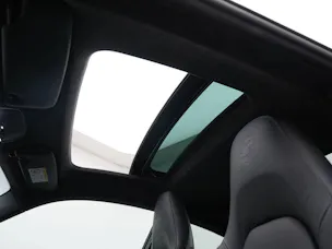 PORSCHE 911 Carrera 4 GTS
