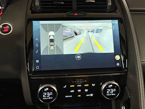 https://vehicle.imgix.net/4416420/967f75c2-1193-48bd-988d-a2f8f7ebee84.jpg