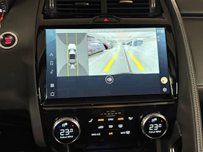 Fahrzeugbild JAGUAR E-Pace 2.0 I4 200 R-Dynamic SE AWD