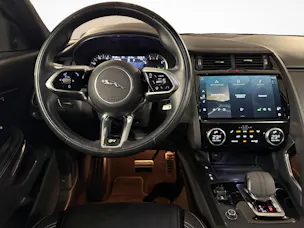 Jaguar E-Pace 2.0 I4 200 R-Dynamic SE AWD