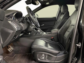https://vehicle.imgix.net/4416420/f6081a5b-d670-4fcd-9afb-ef9c7432cb25.jpg