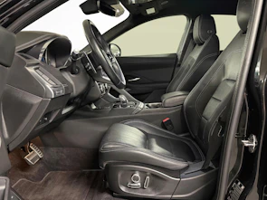 Fahrzeugbild JAGUAR E-Pace 2.0 I4 200 R-Dynamic SE AWD