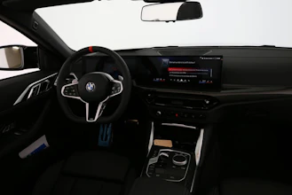 https://vehicle.imgix.net/4416483/4fc4cb02-1c93-4223-a634-605f02830630.jpg
