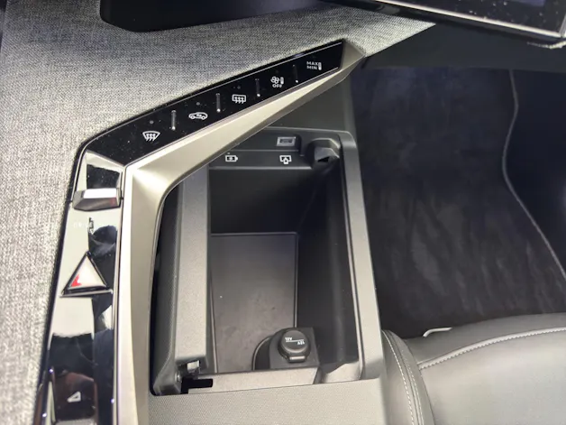 PEUGEOT 3008 1.2 Hybrid 145PS GT *Automat*