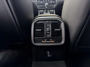 PORSCHE Macan GTS