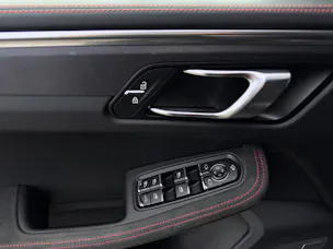 PORSCHE Macan GTS