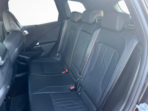 https://vehicle.imgix.net/4416495/e42f4a9c-47b9-40ca-be8a-e985146689f3.jpg
