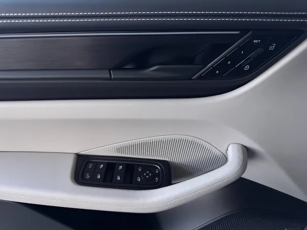 PORSCHE Macan Turbo